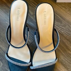 Women black shoes with diamond straps 8 1/2 New condition